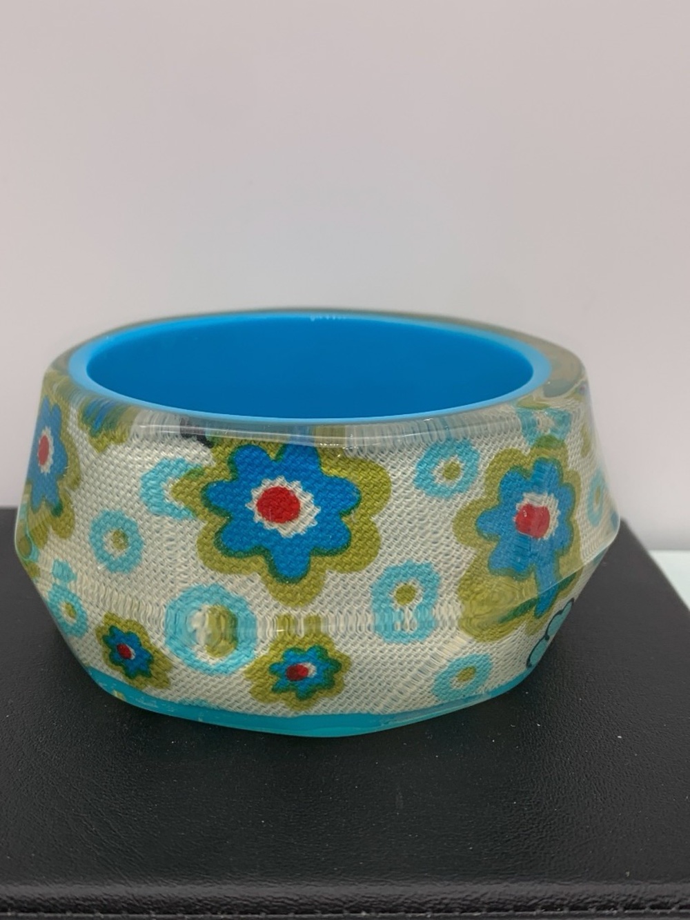 Chunky geometric Blue Floral Resin Bangle Bracelet - Unbranded